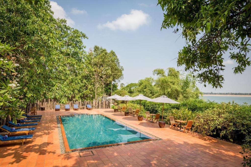 Le Relais De Chhlong Hotel Kratie Exterior photo