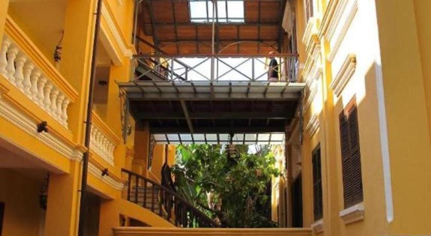 Le Relais De Chhlong Hotel Kratie Exterior photo