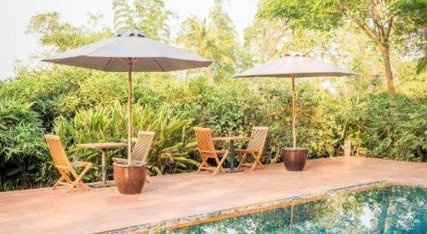 Le Relais De Chhlong Hotel Kratie Exterior photo